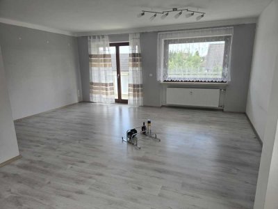 Helle, freundliche 4,5-Zimmer-Wohnung mit Süd-Balkon und Einbauküche in Gersthofen