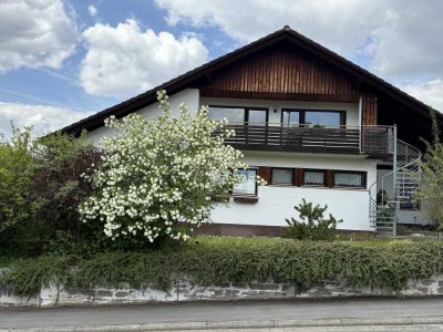 Großes Familienhaus mit mögl. Einliegerw., 198 m² Wfl., 720 m² Grundstück, sehr ruhig gelegen in Lei