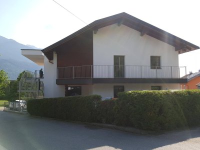Möblierte 3-Zimmer Wohnung mit Balkon und Carport