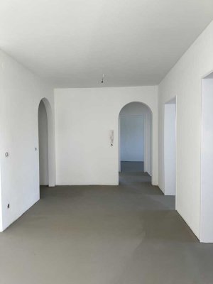Komplett sanierte helle 4 Zimmerwohnung mit Balkon, in  Essingen