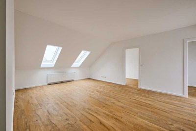 Erstbezug nach Dachgeschossausbau – moderne, helle Wohnung mit Charme