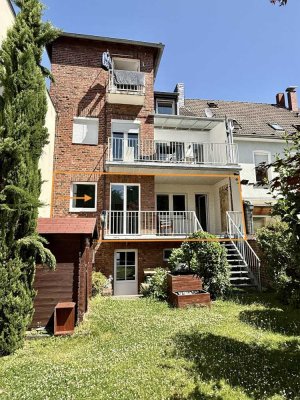 Zentrales Wohnen mit eigenem Garten und Garage