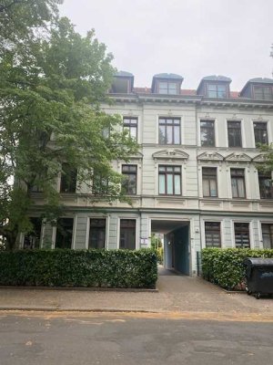 Schöne kleine Wohnung mit Terrasse und Einbauküche sucht Dich!