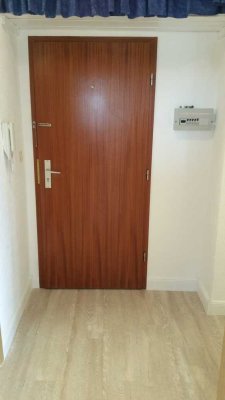 2-Raum-Wohnung mit Balkon und Einbauküche in Husum