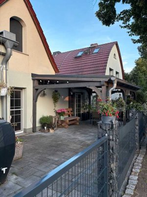 Charmante Doppelhaushälfte mit großem Garten in Groß Lindow