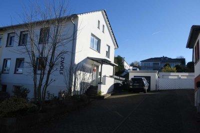 Schöne großzügige Doppelhaushälfte auf 600 m² Grundstück
