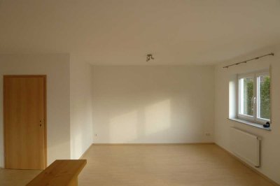 Neuwertige, ruhige Einliegerwohnung mit Blick ins Grüne