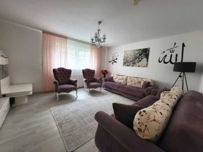 Helle Souterrain-Wohnung in einem schönen Wohngebiet.