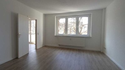 geräumige 4 Raum mit großer Küche und Balkon in Pölbitz