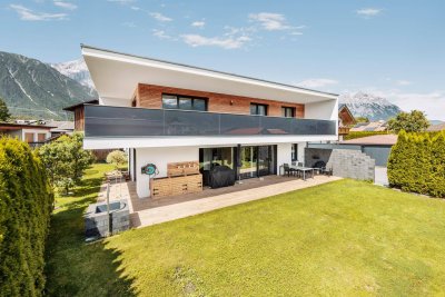 Mieming: Neuwertiges Passivhaus in unverbaubarer Lage