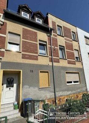 solides Objekt mit viel Platz, Innenhof und Garage sucht neue Eigentümer
