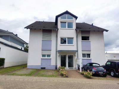 Schönes DG-Single - Appartment 2ZKB- Loggia in gepflegter Wohneinheit