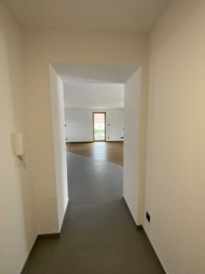 NEU - 4,5 ZIMMER - WOHNUNG -TOP AUSSTATTUNG