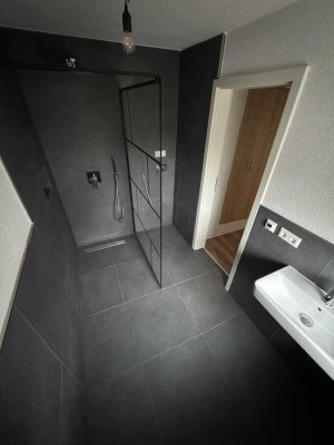 Erstbezug nach Sanierung: moderne 3-Zimmer-EG-Wohnung mit 25 m² Terrasse in Heiningen