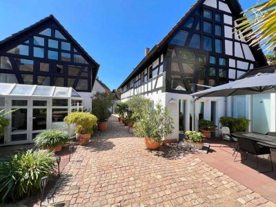 HISTORISCHE HOFREITE �� Ein mit Liebe erhaltenes Luxusdomizil in Nauheim!
