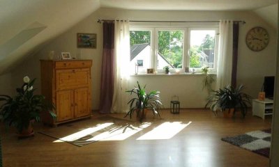 Ruhige helle 95 qm Wohnung im Grünen, 2,5 Zimmer