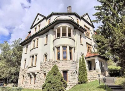 Stadtvilla ! 4 Wohneinheiten - 1 DG Wohnung mit 180qm leerstehend !