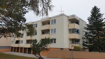 Befristete Vermietung für 1 Jahr: Gepflegte 2-Zimmer-Wohnung im 2. OG mit Balkon in Germering