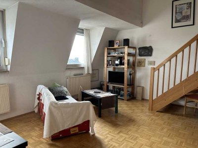 Sonnige Dachgeschoßwohnung mit Pfiff