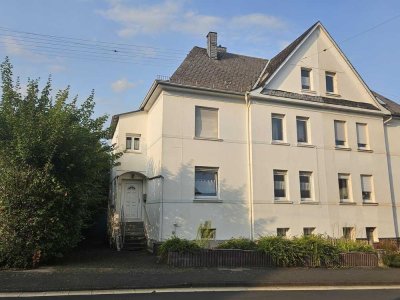 Historisches Ein/Zweifamilienhaus (Doppelhaushälfte) mit Garage in Geisweid!