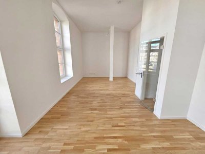 Exklusive Denkmalwohnung -  5 Zimmer, Dachterrasse,Parkett,Tageslichtbad,Gäste-WC, Stellplatz, HWR