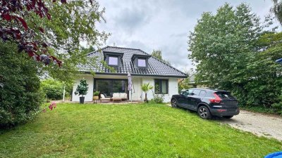 Zwei Häuser, unzählige Möglichkeiten - Stilvolles Wohnensemble im Herzen von Elmshorn