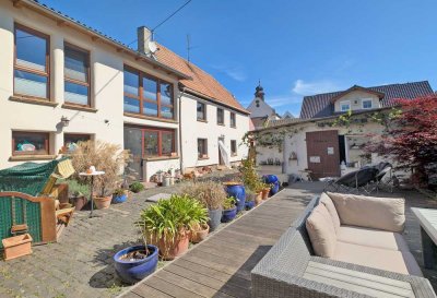 Hofidylle mit Raum für Ideen – Sanierte Hofreite mit Garage und Scheune zur flexiblen Nutzung