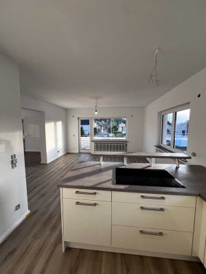 Moderne 2,5 - Zimmer-Wohnung mit zwei Balkonen und Garage
