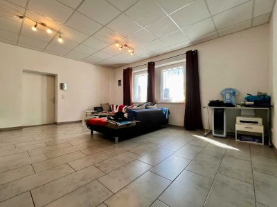 Renovierte, vermietete 4- Zimmer- Wohnung in Altenplos