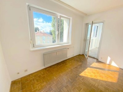 NEUER PREIS! PROVISIONSFREI VOM EIGENTÜMER! UNSANIERTE 3-ZIMMER WOHNUNG MIT WINTERGARTEN!