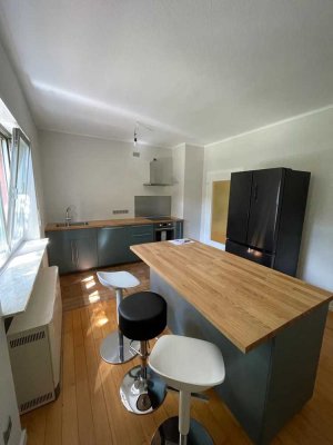 Wunderschöne Altbauwohnung am Neckar