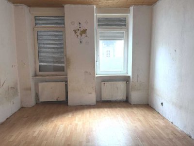 Geräumige 4-Zimmer-Wohnung mit viel Potenzial im Herzen von Pirmasens