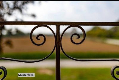 Einfamilienhaus mit Ferienhaus + guter Zustand +