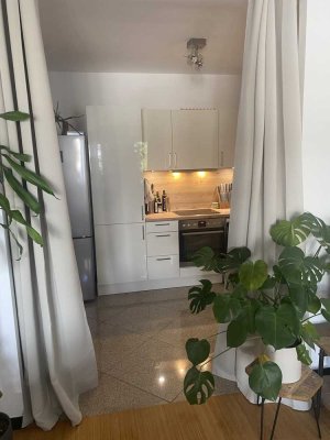 Neu renovierte, schicke 3-Zimmerwohnung-mit Balkon, WG-geeignet und mit gehobener Ausstattung
