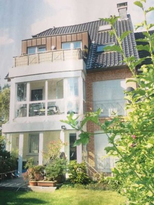 Exklusive, gepflegte 3-Raum-Maisonette-Wohnung mit geh. Innenausstattung mit Balkon