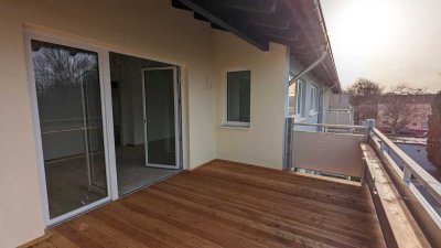 Mit großer Sonnenterrasse: Ausgebaute DG-Wohnung im Zweitbezug