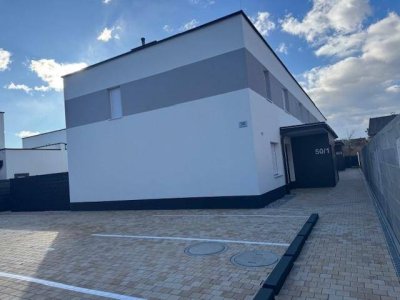 ERSTBEZUG im Reihenhaus! Vollkeller - Eigengarten - 2 Parkplätze