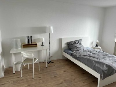Neues, möbliertes Zimmer in renoviertem Haus
