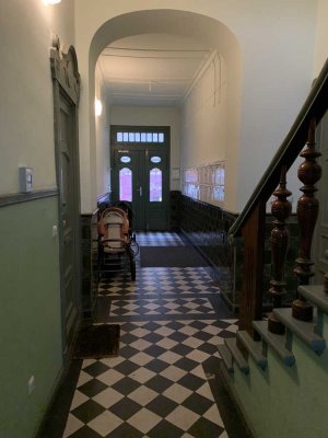 Bezugsfreie Altbauwohnung mit Terrasse in bester Lage von Prenzlauer Berg !!!