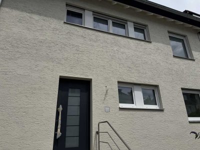 Geschmackvolle Doppelhaushälfte mit gehobener Innenausstattung in Frankfurt am Main Praunheim