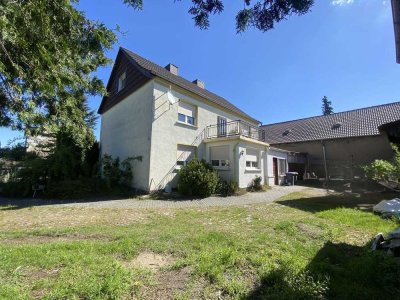 Großes Wohnhaus mit traumhaftem Grundstück inkl. ausbaufähiger, gepflegter Scheune-Exklusive Chance!