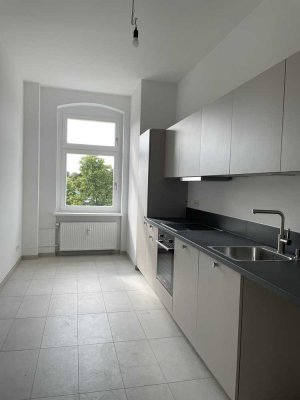 Modernisierte 2 Zimmer Wohnung mit Einbauküche und Balkon