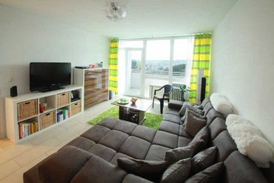 Sehr schöne 2 ZKB Wohnung mit Balkon