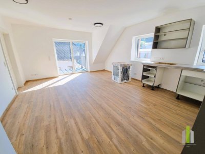 Erstbezug! Moderne 2-Zi.-Dachgeschoß-Wohnung mit großen Balkon
