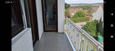 Exklusive, gepflegte 3-Raum-DG-Wohnung mit Balkon und EBK in Berg