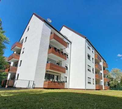Frisch modernisiert:  2-Zimmer-Wohnung zentral und im Grünen