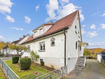 Viel Platz für Ideen: Zwei Haushälften mit vielen Möglichkeiten in Battenberg