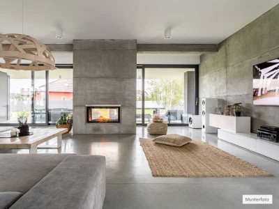 Provi frei Zweifamilienhaus mit Garage in 65555 Limburg -