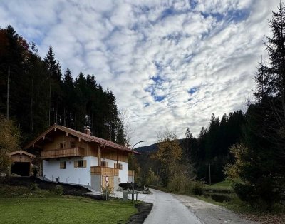Ein-Familienhaus in idyllischer Alleinlage am Fluss