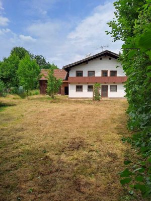 Einfamilienhaus mit ELW und großem Grundstück für Tierhaltung!